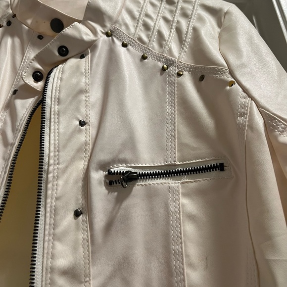 Cream colored lightweight jacket - Picture 2 of 5
